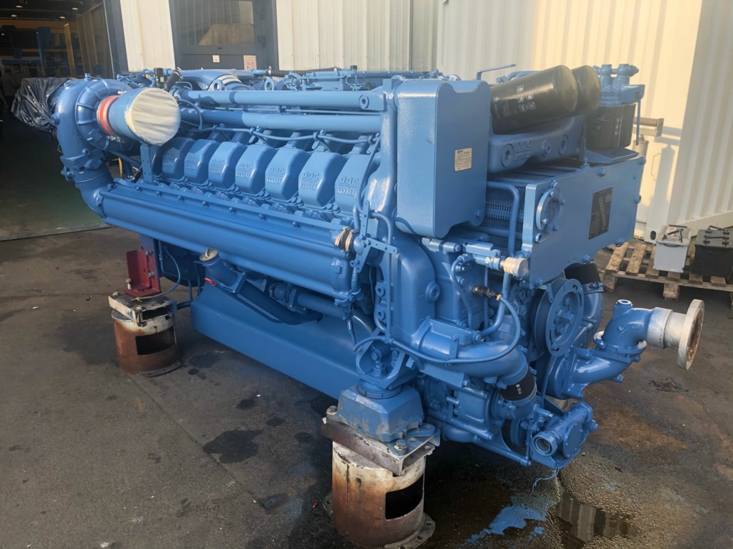 Moteur MTU 16V2000 bleue rénové du navire Le Louarn