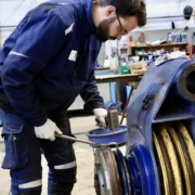 Maintenance d'un moufle de levage pour l'élévateur à bateau "Keroman" de notre client SEM Keroman.