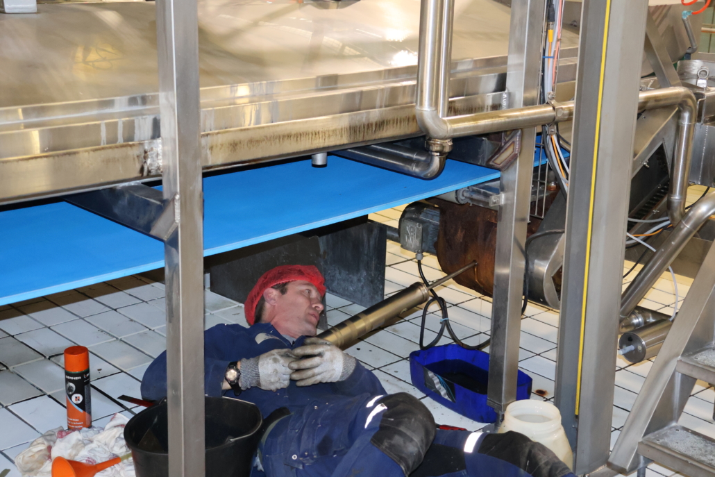 Maintenance préventive sur des lignes d’affinage en fromagerie réalisée lors de l’arrêt technique annuel de notre client Entremont.