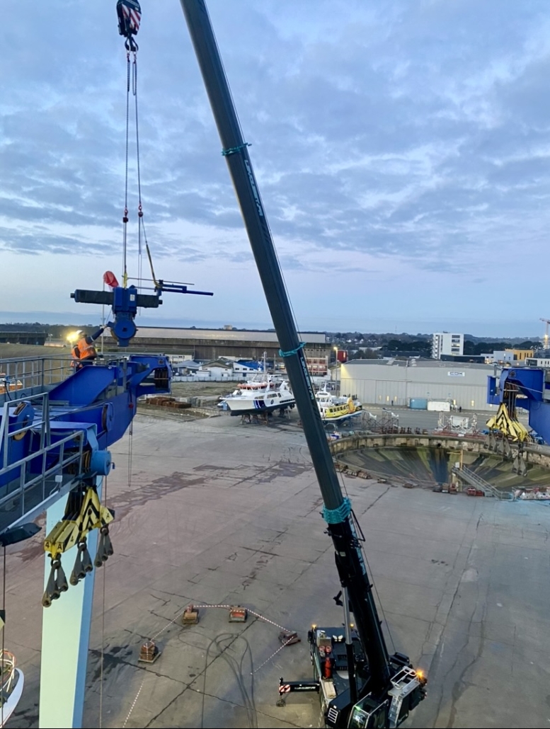Maintenance d'un moufle de levage pour l'élévateur à bateau "Keroman" de notre client SEM Keroman.
