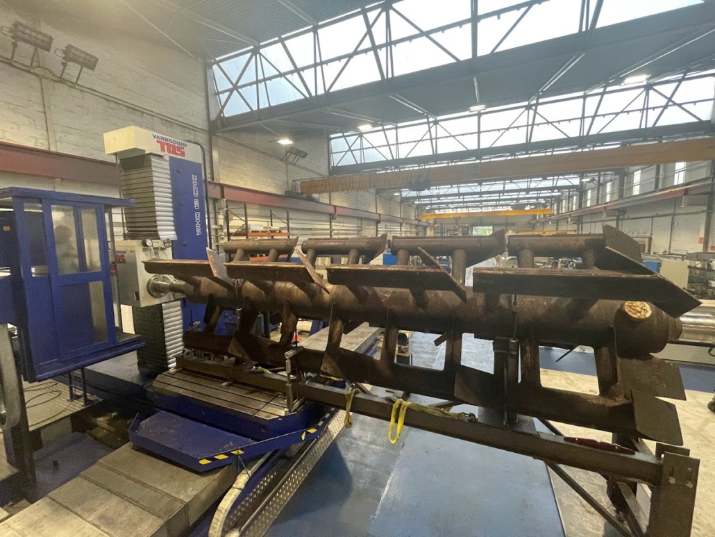 Réfection d’un arbre de commande d’un rotor à bras d’un cuiseur batch de 8 mètres de long !