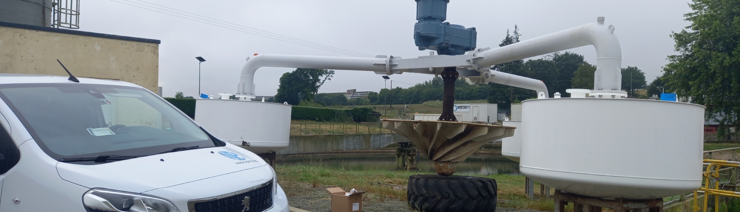 Réhabilitation complète d’une station flottante d’épuration.