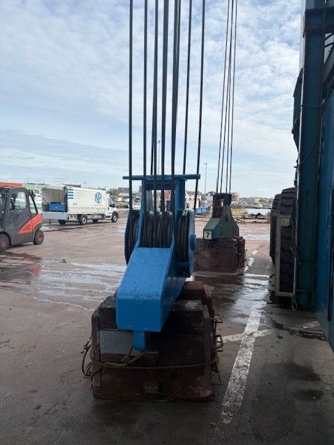 Usinage spécifique pour l’extraction de l’axe des réas Fabrication d’un nouvel axe Remplacement des roulements défectueux Soudure d’une joue extérieure Remontage complet sur site